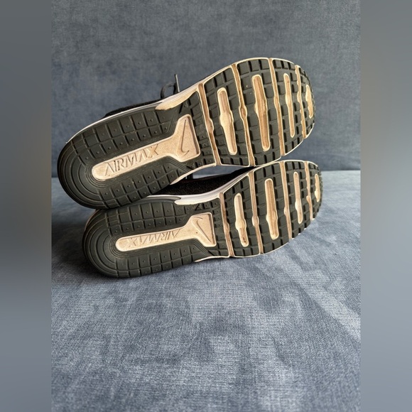 Nike Air Max Womens Sequent 2 Running Shoes SZ 9 Black Gold Athletic Casual - Picture 6 of 7